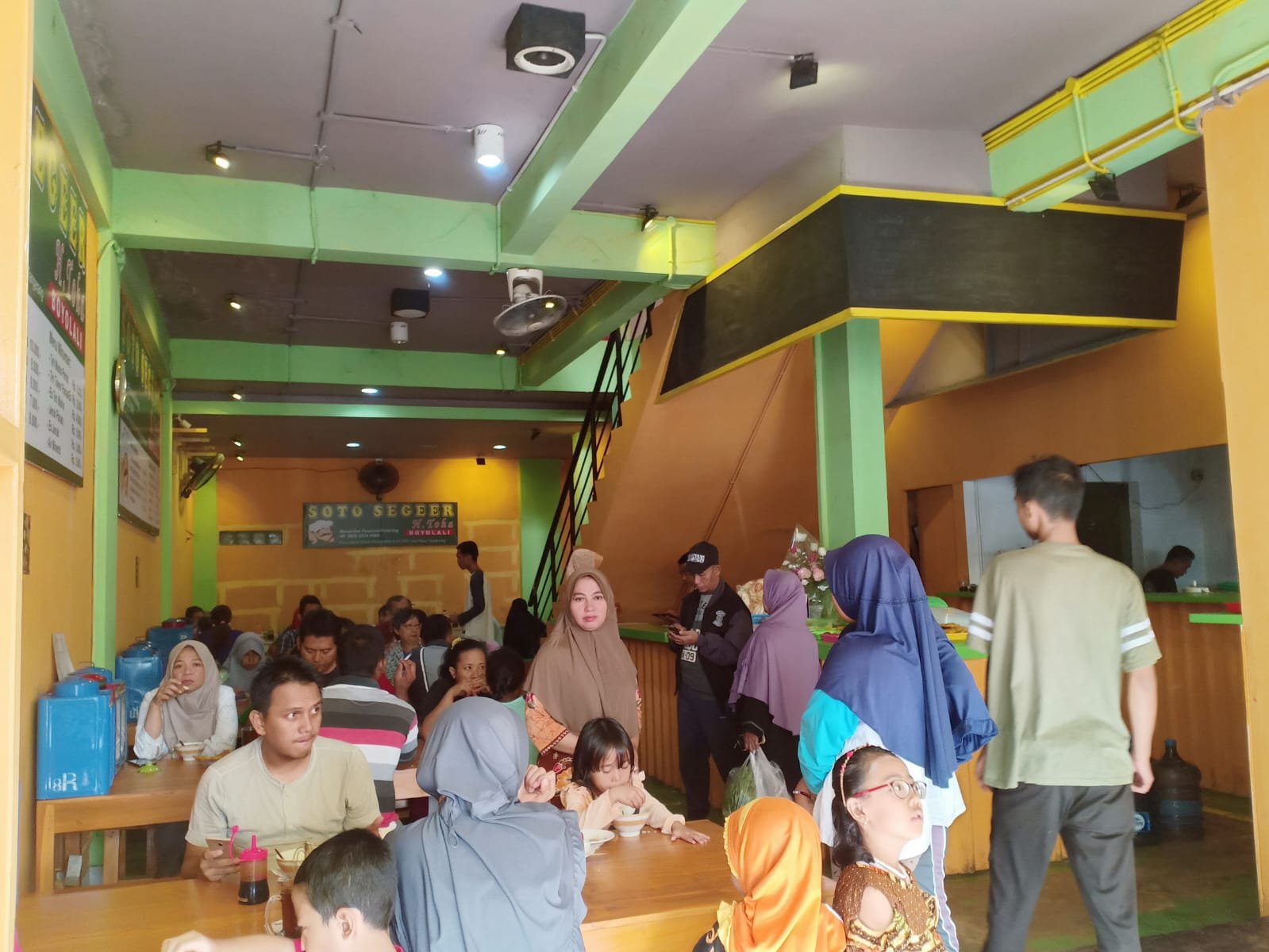 Kegiatan Outlet Soto Segeer H. Toha 10